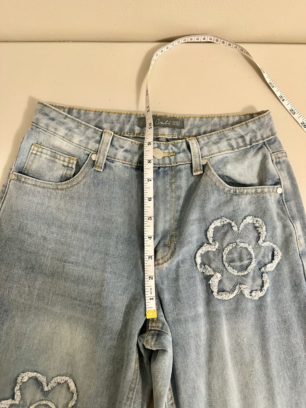 Cali 1850 Floral Applique Jeans Size 26 Denim Straight Leg Y2K Flower Patch - Picture 6 of 7